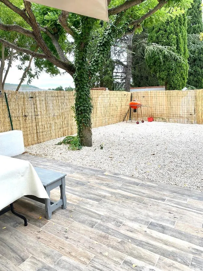 Il Y A Le Soleil, La Campagne Et La Mer …1 Martigues Apartman